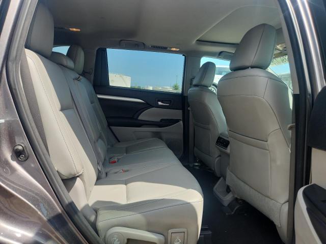 5TDJKRFH1GS349868 - 2016 TOYOTA HIGHLANDER XLE SILVER photo 11