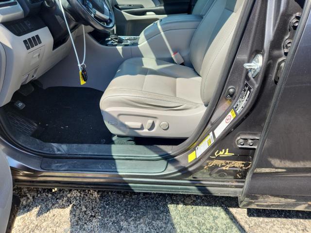 5TDJKRFH1GS349868 - 2016 TOYOTA HIGHLANDER XLE SILVER photo 13