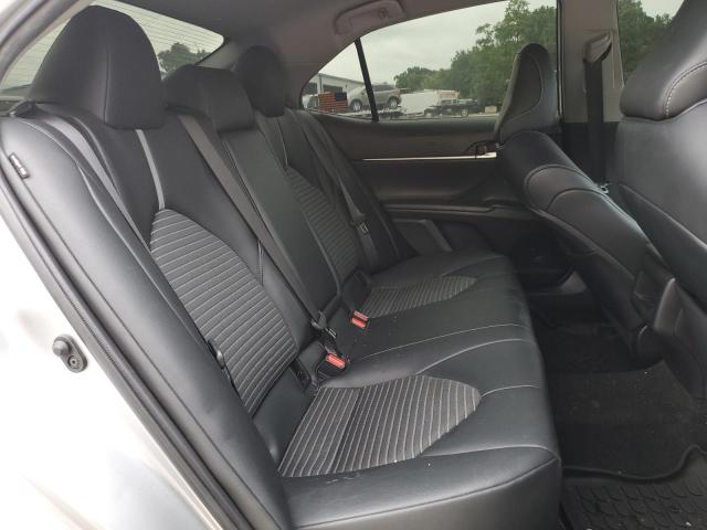 4T1T11AK3NU033067 - 2022 TOYOTA CAMRY SE 银色 照片 10