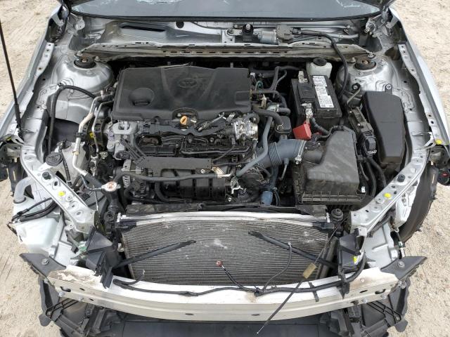 4T1T11AK3NU033067 - 2022 TOYOTA CAMRY SE 银色 照片 11