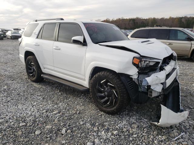 JTEAU5JR0N5255112 - 2022 TOYOTA 4RUNNER TRD SPORT WHITE photo 4