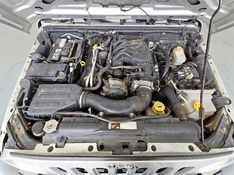 1C4BJWDG9CL224516 - 2012 JEEP WRANGLER U SPORT GRAY photo 11