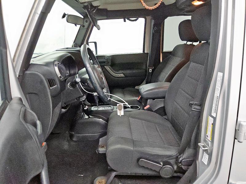 1C4BJWDG9CL224516 - 2012 JEEP WRANGLER U SPORT GRAY photo 7