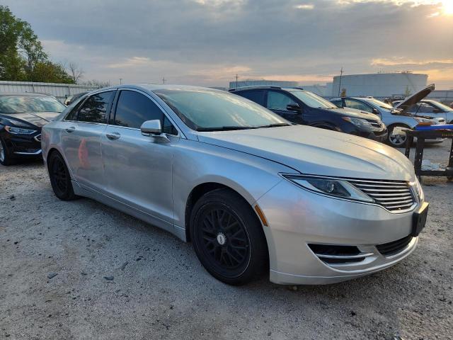 3LN6L2JK5FR615242 - 2015 LINCOLN MKZ SILVER photo 4