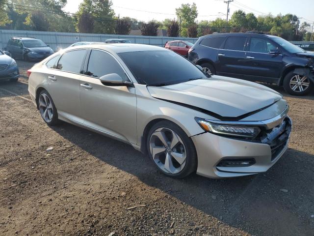 1HGCV2F94KA004356 - 2019 HONDA ACCORD TOURING Dorado foto 4