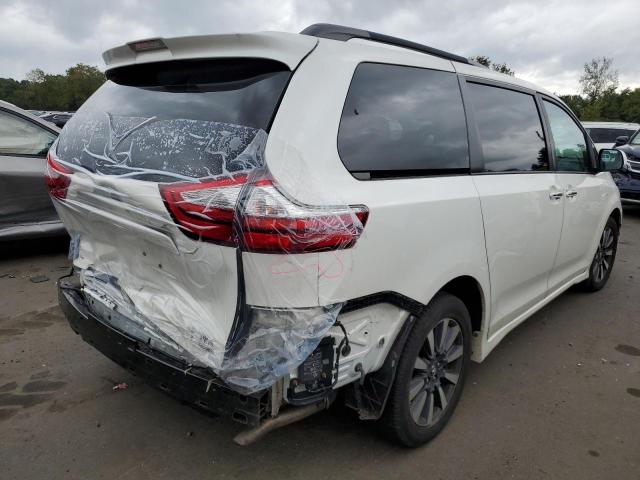 5TDDZ3DC9JS201553 - 2018 TOYOTA SIENNA XLE WHITE photo 3