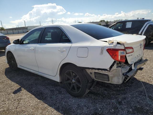 4T1BF1FK5CU594986 - 2012 TOYOTA CAMRY BASE WHITE photo 2