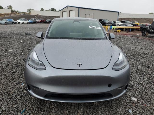 7SAYGDEE8RA329327 - 2024 TESLA MODEL Y 灰色 照片 5