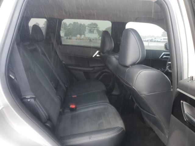 JA4J3UA88NZ013695 - 2022 MITSUBISHI OUTLANDER SE SILVER photo 11