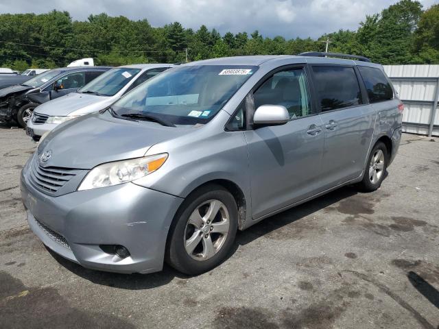 2013 TOYOTA SIENNA LE, 