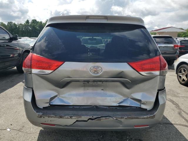 5TDKK3DC4DS340635 - 2013 TOYOTA SIENNA LE SILVER photo 6