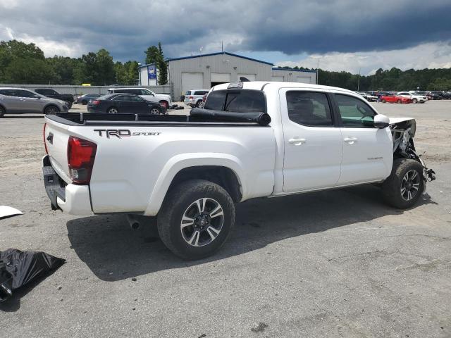 3TMBZ5DN3JM016239 - 2018 TOYOTA TACOMA DOUBLE CAB Білий фото 3