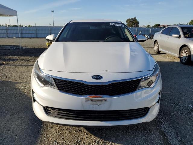 5XXGT4L1XGG029807 - 2016 KIA OPTIMA LX WHITE photo 5