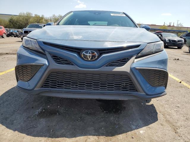 4T1G11AK3PU103039 - 2023 TOYOTA CAMRY SE NIGHT SHADE BLUE photo 5