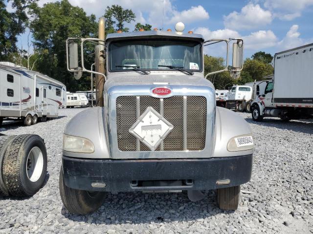 2NP3LJ9X9FM307097 - 2015 PETERBILT 348 GRAY photo 5