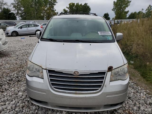 2A4RR5D17AR241097 - 2010 CHRYSLER TOWN & COU TOURING 银色 照片 5