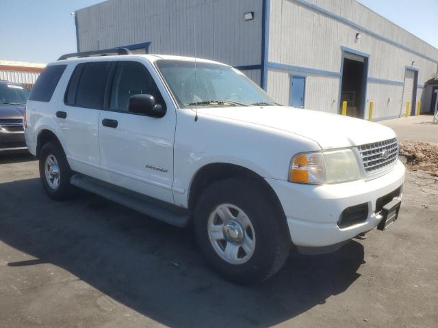 1FMDU73K55ZA76162 - 2005 FORD EXPLORER XLT WHITE photo 4