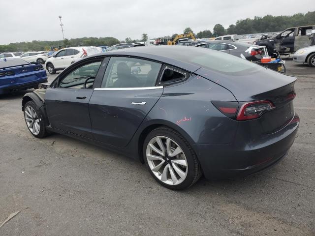 5YJ3E1EA9JF023835 - 2018 TESLA MODEL 3 Серый фото 2