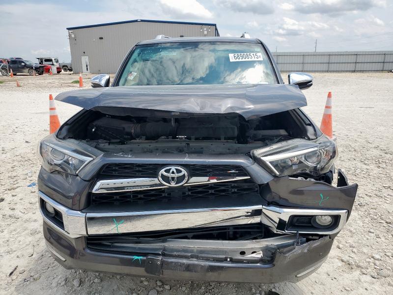 JTEZU5JR0J5181526 - 2018 TOYOTA 4RUNNER SR5 ნაცრისფერი ფოტო 5