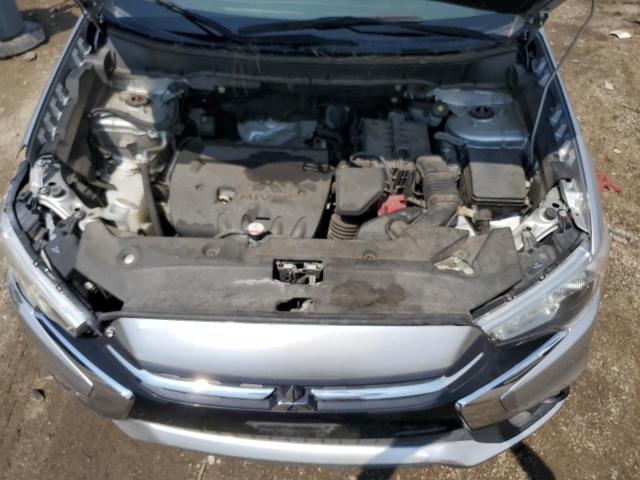 JA4AR3AW7JU014108 - 2018 MITSUBISHI OUTLANDER ES 银色 照片 12