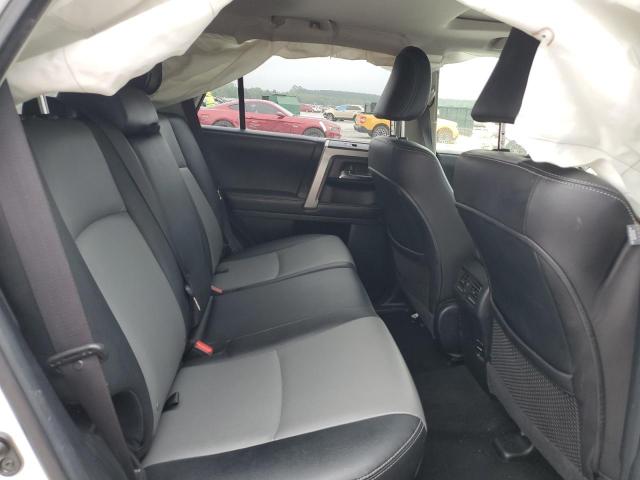 JTEBU5JR9G5383274 - 2016 TOYOTA 4RUNNER SR5/SR5 PREMIUM WHITE photo 11