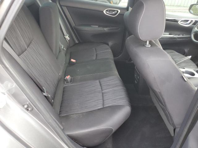 3N1AB7AP8JY212447 - 2018 NISSAN SENTRA S 灰色 照片 10