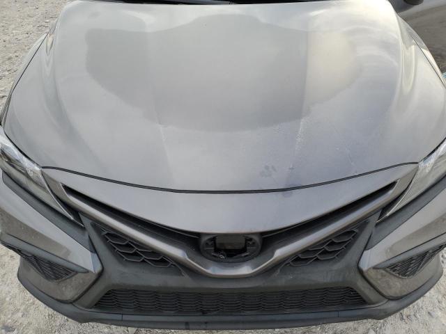 4T1G11AK6RU840819 - 2024 TOYOTA CAMRY SE NIGHT SHADE CHARCOAL photo 11