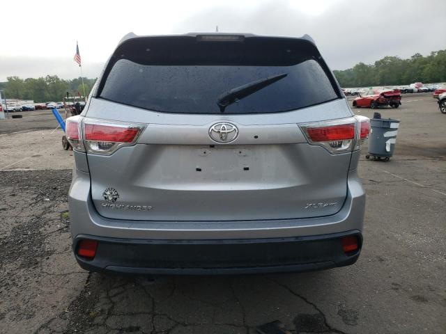 5TDJKRFH5FS087495 - 2015 TOYOTA HIGHLANDER XLE 银色 照片 6