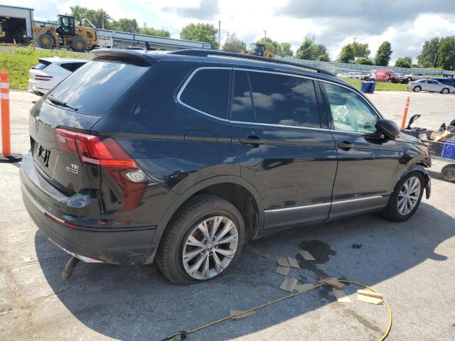 3VV2B7AX9JM061046 - 2018 VOLKSWAGEN TIGUAN SE Noir photo 3