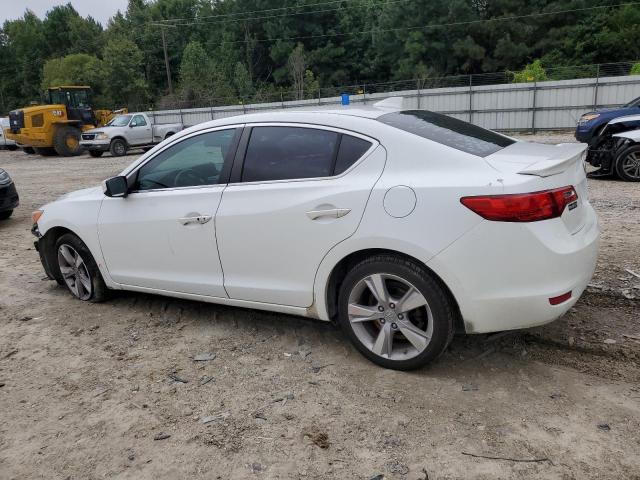 19VDE1F74DE016236 - 2013 ACURA ILX 20 TECH WHITE photo 2