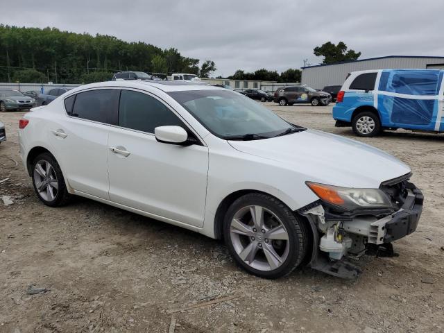 19VDE1F74DE016236 - 2013 ACURA ILX 20 TECH WHITE photo 4
