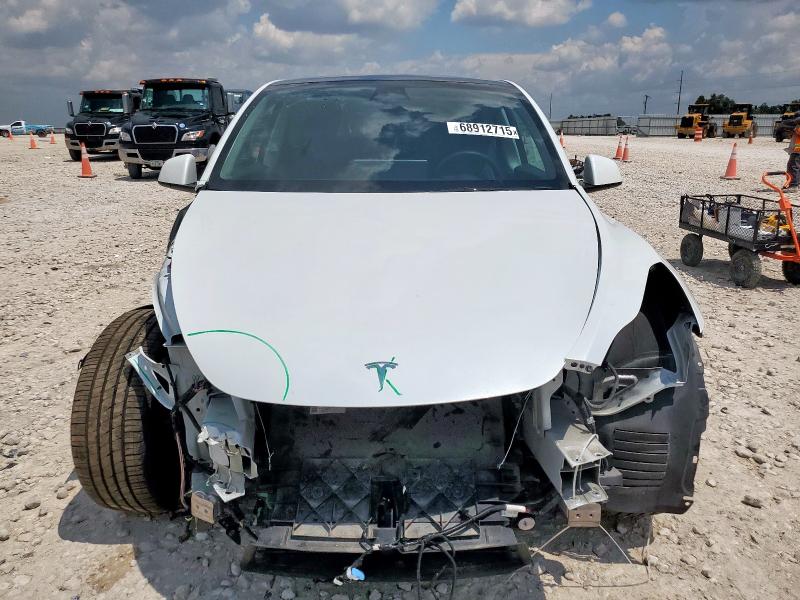 7SAYGDEE1NA010877 - 2022 TESLA MODEL Y WHITE photo 5