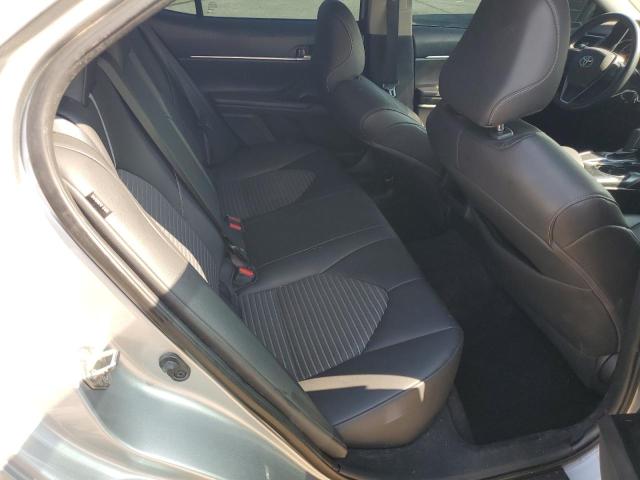 4T1B11HK9JU094158 - 2018 TOYOTA CAMRY L SILVER photo 10