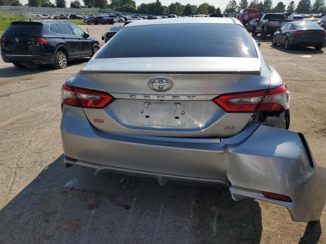 4T1B11HK9JU094158 - 2018 TOYOTA CAMRY L SILVER photo 6