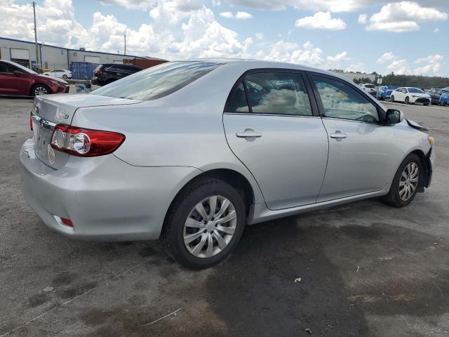 JTDBU4EE1DJ121144 - 2013 TOYOTA COROLLA BASE Gümüş foto 3
