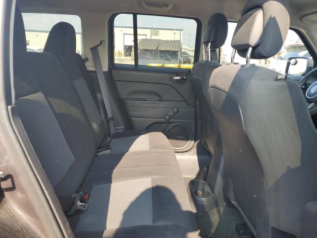 1C4NJRBB8HD159410 - 2017 JEEP PATRIOT SPORT ნაცრისფერი ფოტო 11