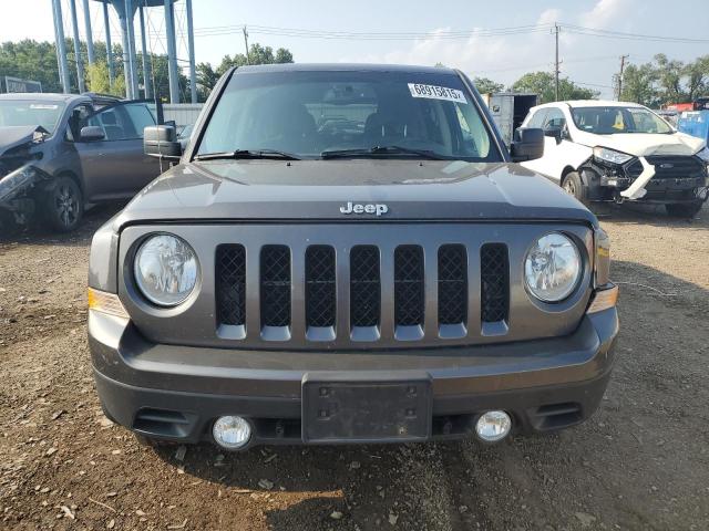 1C4NJRBB8HD159410 - 2017 JEEP PATRIOT SPORT ნაცრისფერი ფოტო 5