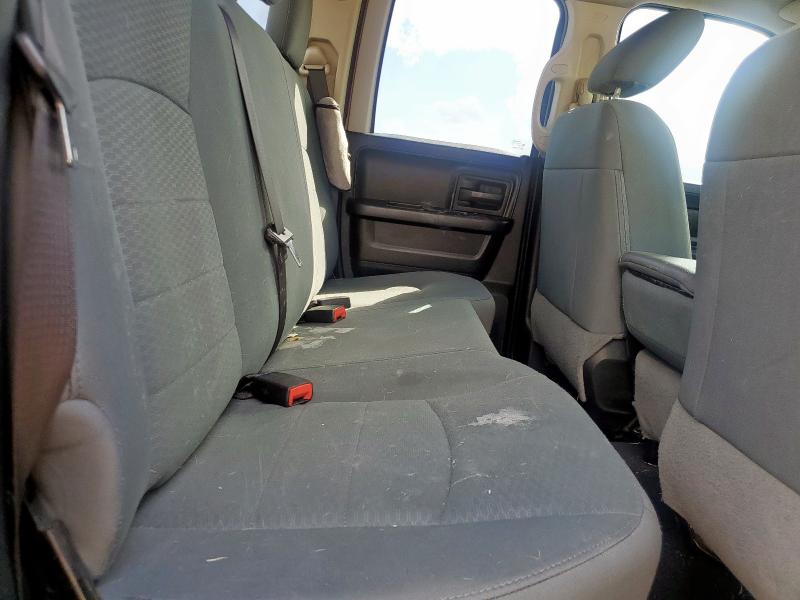 1C6RR7FTXJS332385 - 2018 RAM 1500 ST RED photo 10