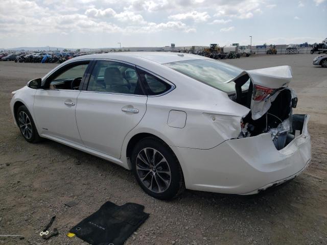 4T1BD1EB6JU061789 - 2018 TOYOTA AVALON HYBRID WHITE photo 2