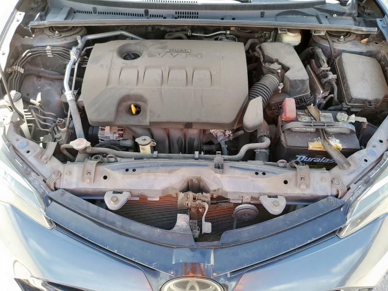 2T1BURHE0JC044928 - 2018 TOYOTA COROLLA L Blau Foto 11