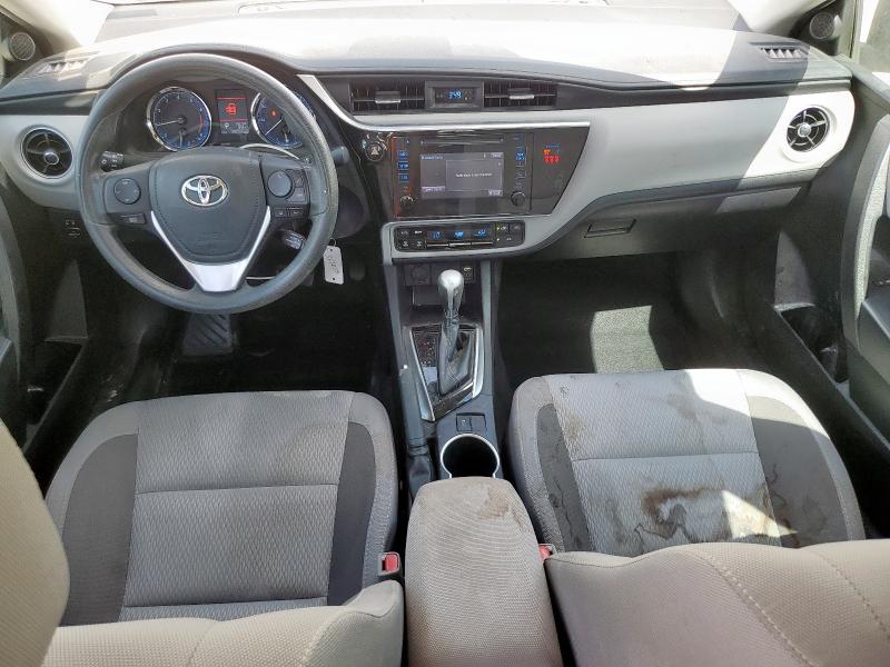 2T1BURHE0JC044928 - 2018 TOYOTA COROLLA L Blau Foto 8