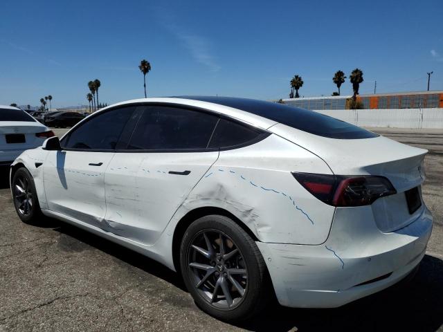 5YJ3E1EB7NF132132 - 2022 TESLA MODEL 3 白色 照片 2