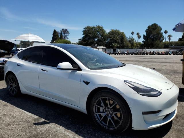 5YJ3E1EB7NF132132 - 2022 TESLA MODEL 3 白色 照片 4