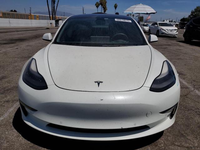 5YJ3E1EB7NF132132 - 2022 TESLA MODEL 3 白色 照片 5