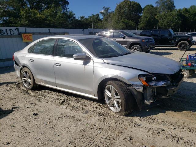 1VWBT7A38EC108659 - 2014 VOLKSWAGEN PASSAT SE SILVER photo 4