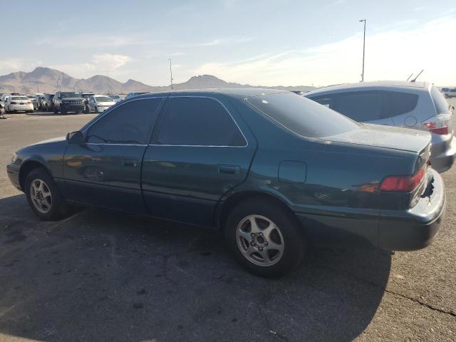 JT2BG22K0V0003351 - 1997 TOYOTA CAMRY LE GREEN photo 2