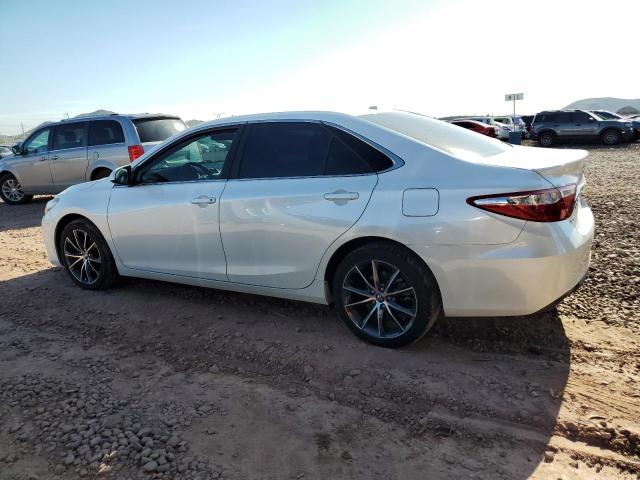 4T1BF1FK5HU351220 - 2017 TOYOTA CAMRY LE 白色 照片 2