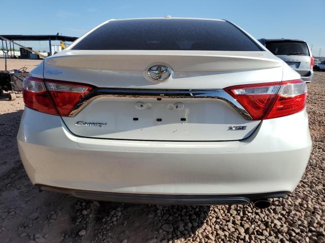 4T1BF1FK5HU351220 - 2017 TOYOTA CAMRY LE 白色 照片 6