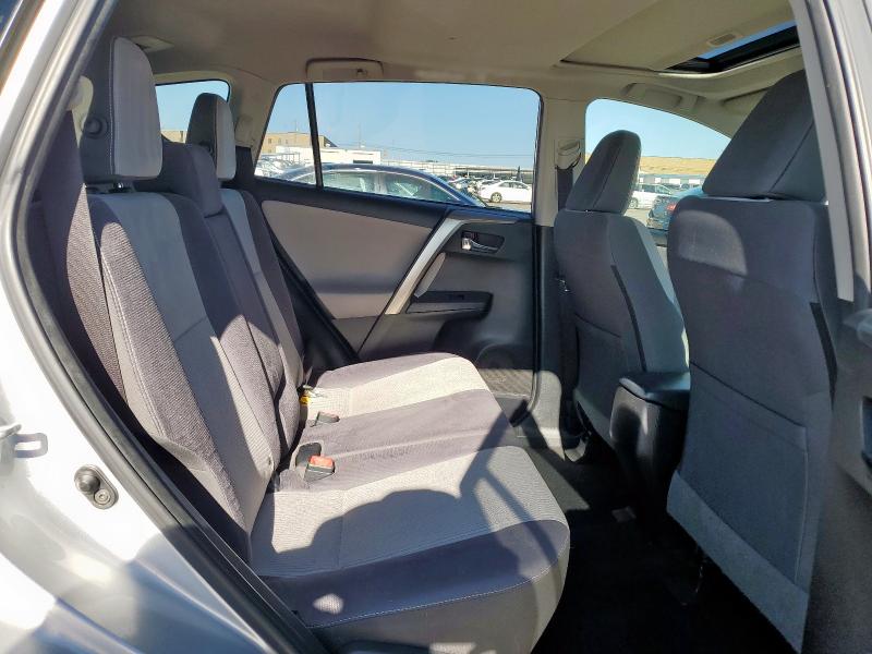 JTMWFREV6FD059041 - 2015 TOYOTA RAV4 XLE SILVER photo 11