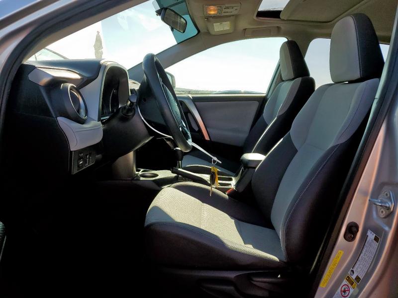 JTMWFREV6FD059041 - 2015 TOYOTA RAV4 XLE SILVER photo 7